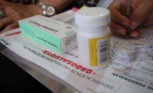 Maduro pide regular los precios de las medicinas en Venezuela