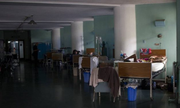 Médicos del Clínico exhortan al Gobierno a cumplir con el derecho a la salud