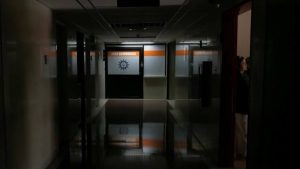 Falla eléctrica en el Clínico Universitario causa muerte de decena de personas