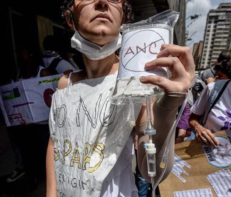 “La muerte no espera”: venezolanos protestan por falta de medicinas