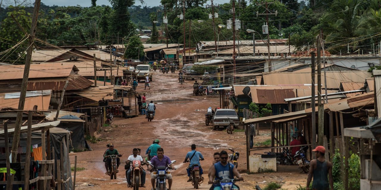 El colapso económico ha forzado la migración hacia las minas propagándose la malaria